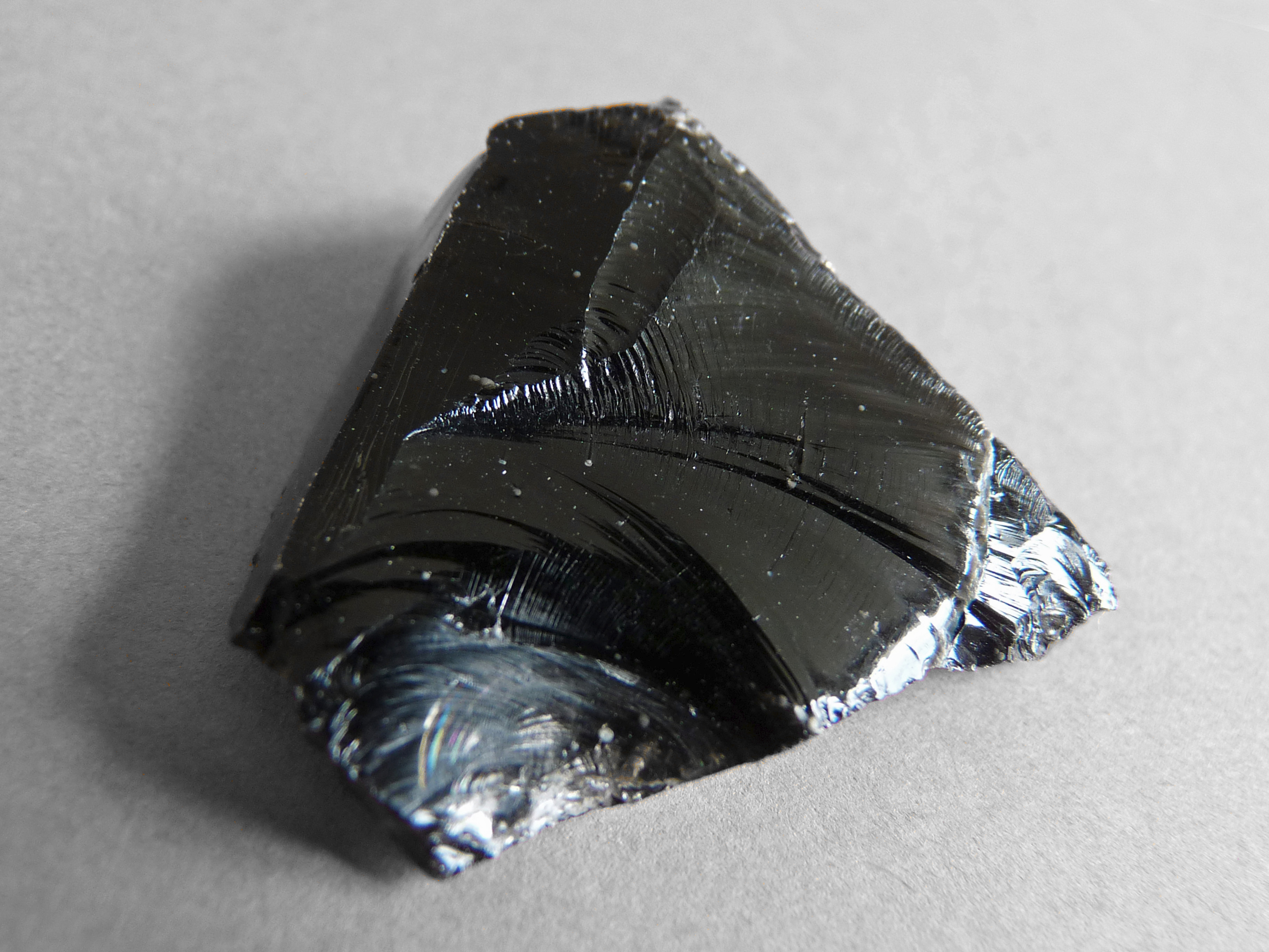<p>hard, glasslike volcanic rock; black</p>