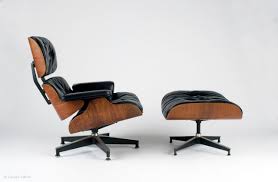 <p><span>Charles and Ray Eames</span></p>