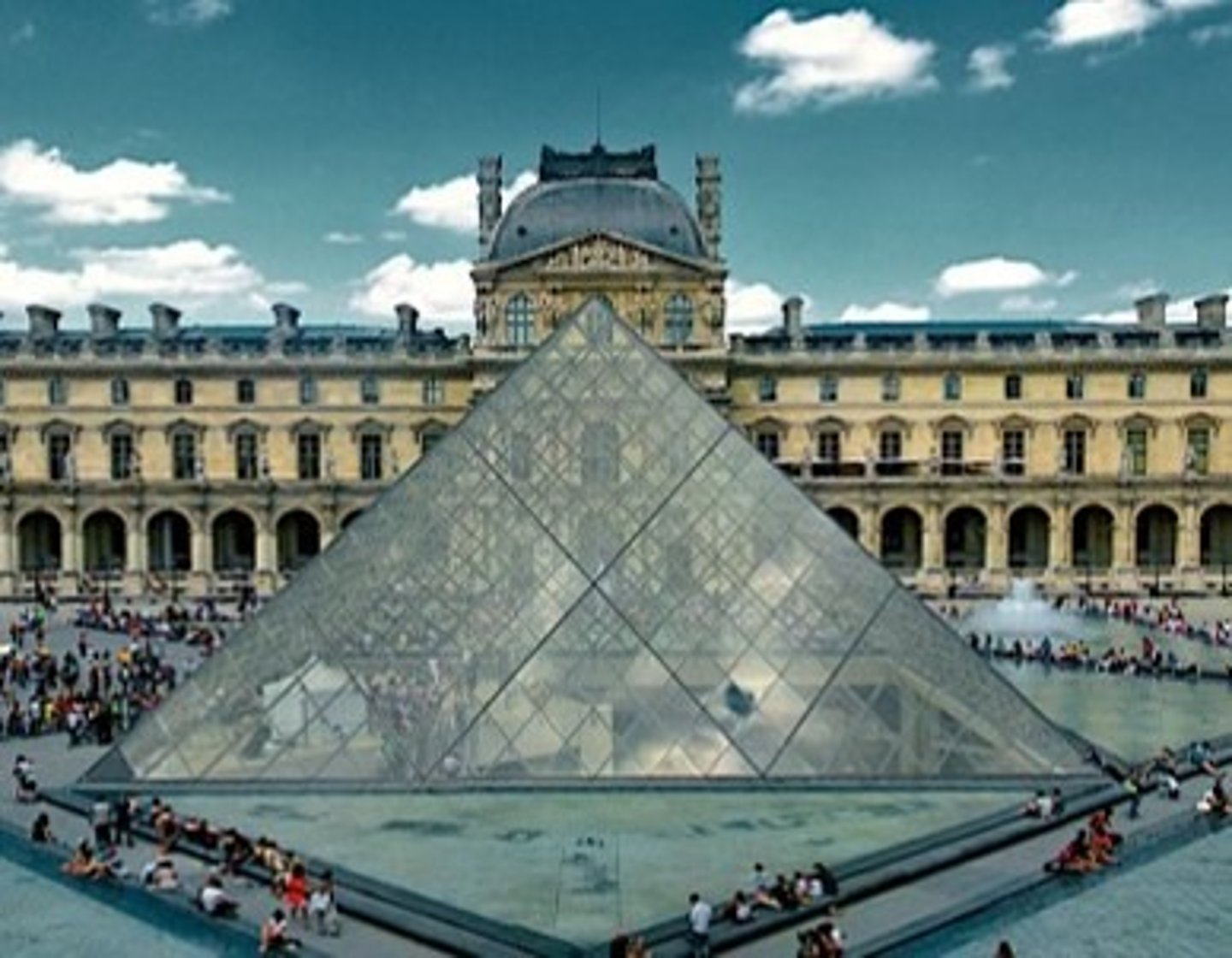 <p>I.M. Pei (Ieoh Ming Pei)</p><p>(Modernism)</p>