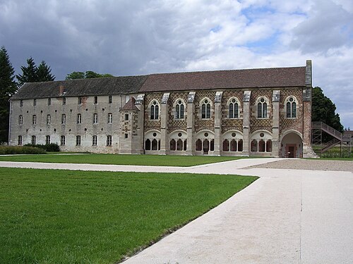 <ul><li><p>Abbey that was the original home of the Cistercian Order of Catholic monks and nuns in France </p></li><li><p>Abbey founded on the same day as the feast of St. Benedict, which was appropriate since the 21 monks that founded it saw themselves renewing the Benedictine Rule </p><ul><li><p>It also happened to be Palm Sunday </p></li><li><p>It was founded in a desolate swamp some 14 miles from the town of Dijon </p></li></ul></li></ul><p></p>