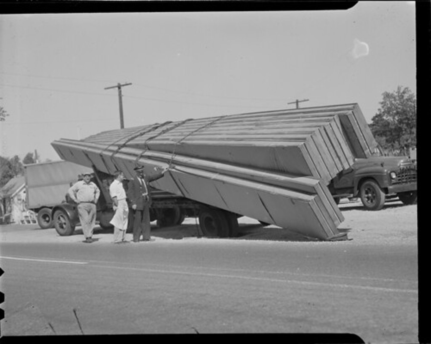 <p>(adj.) careless and hasty; slipshod</p><p>Synonyms: sloppy</p><p>Antonyms: careful</p>