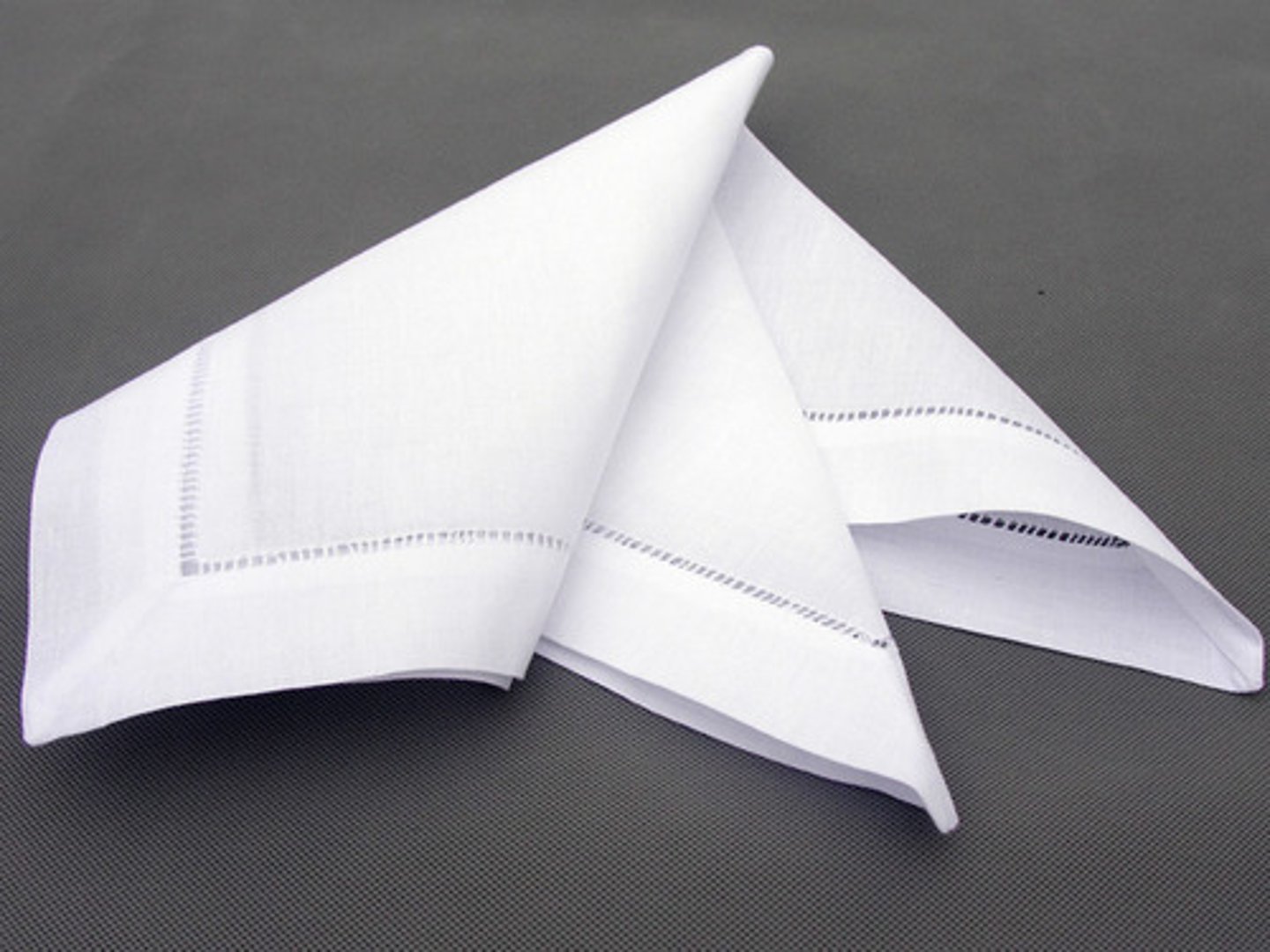 <p>a napkin</p>