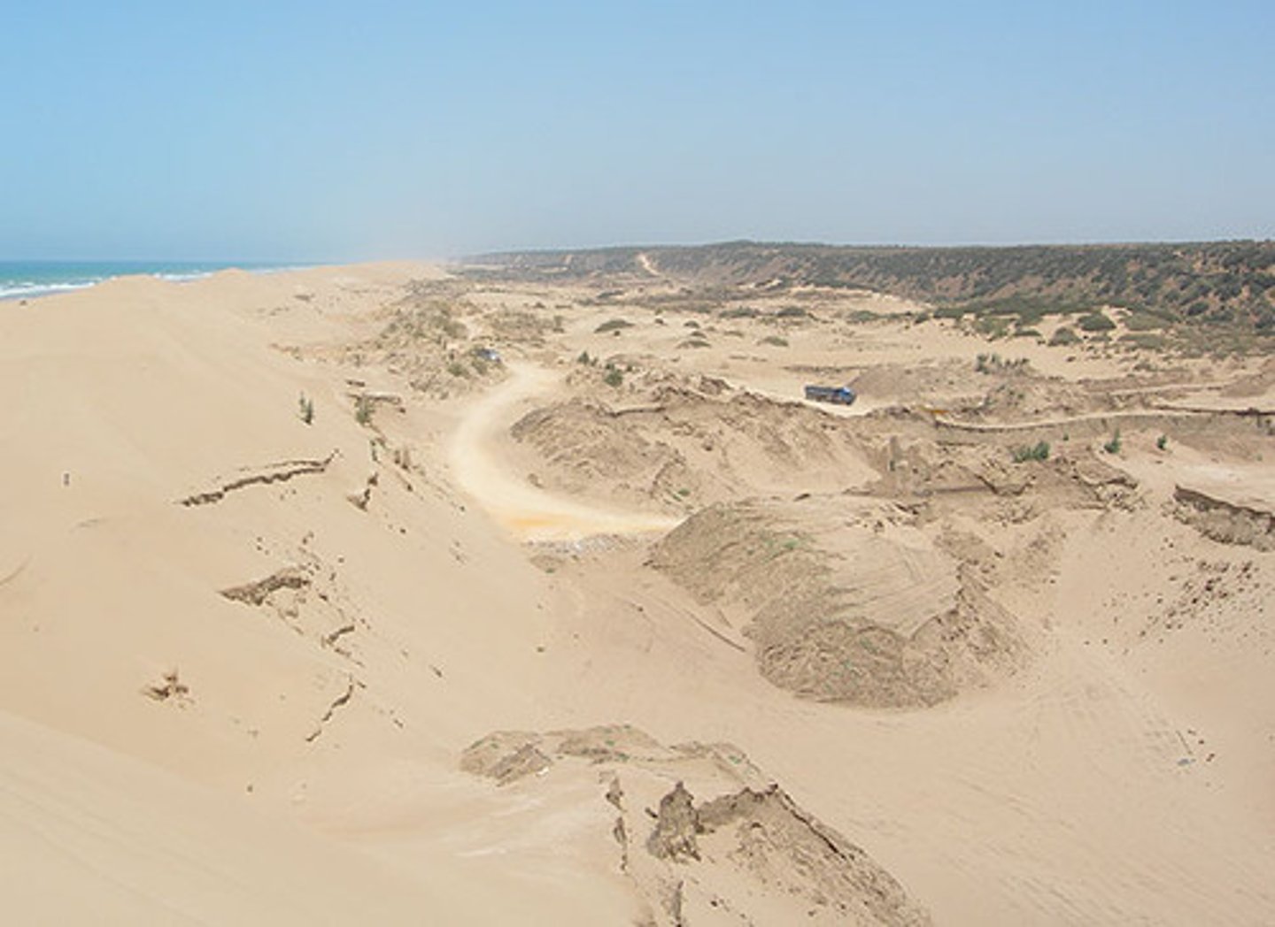 <p>sand and gravel</p><p>(think about it... this is the beach area)</p>