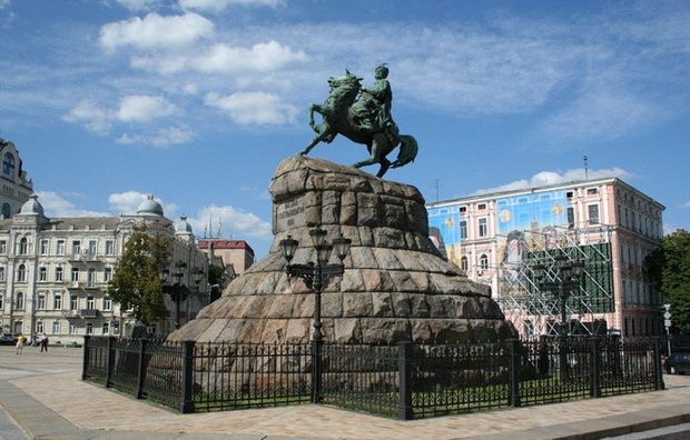 **Пам’ятник Богдану Хмельницькому в Києві. 1888 р. Скульптор М. Микешин**