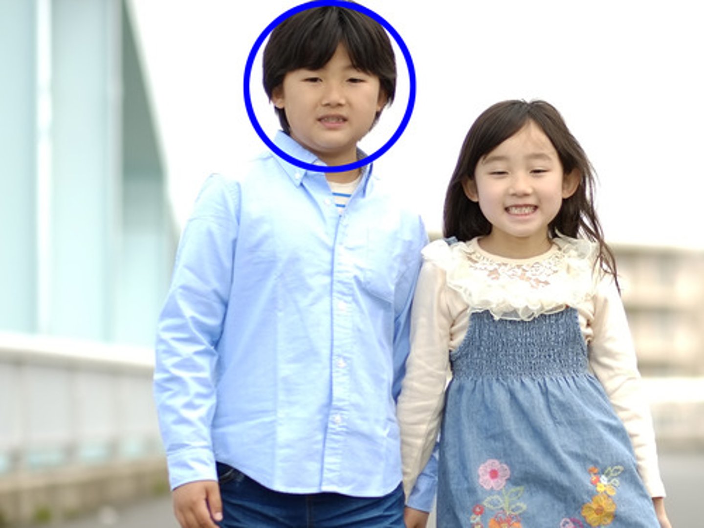 <p>anh trai (nữ gọi)<br>어빠가 몇 살이에요?<br>Anh trai bao nhiêu tuổi?</p>