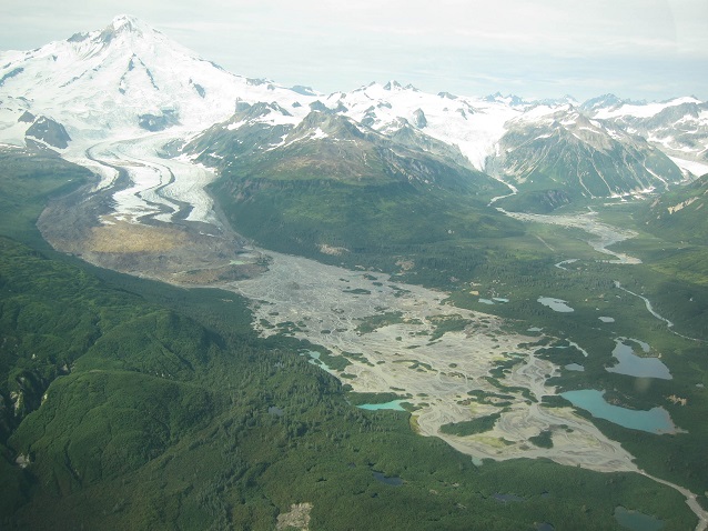 <p>Flat areas of meltwater below the snout of glaciers, made from till, eskers, erratics, drumlins all found on this plain</p>