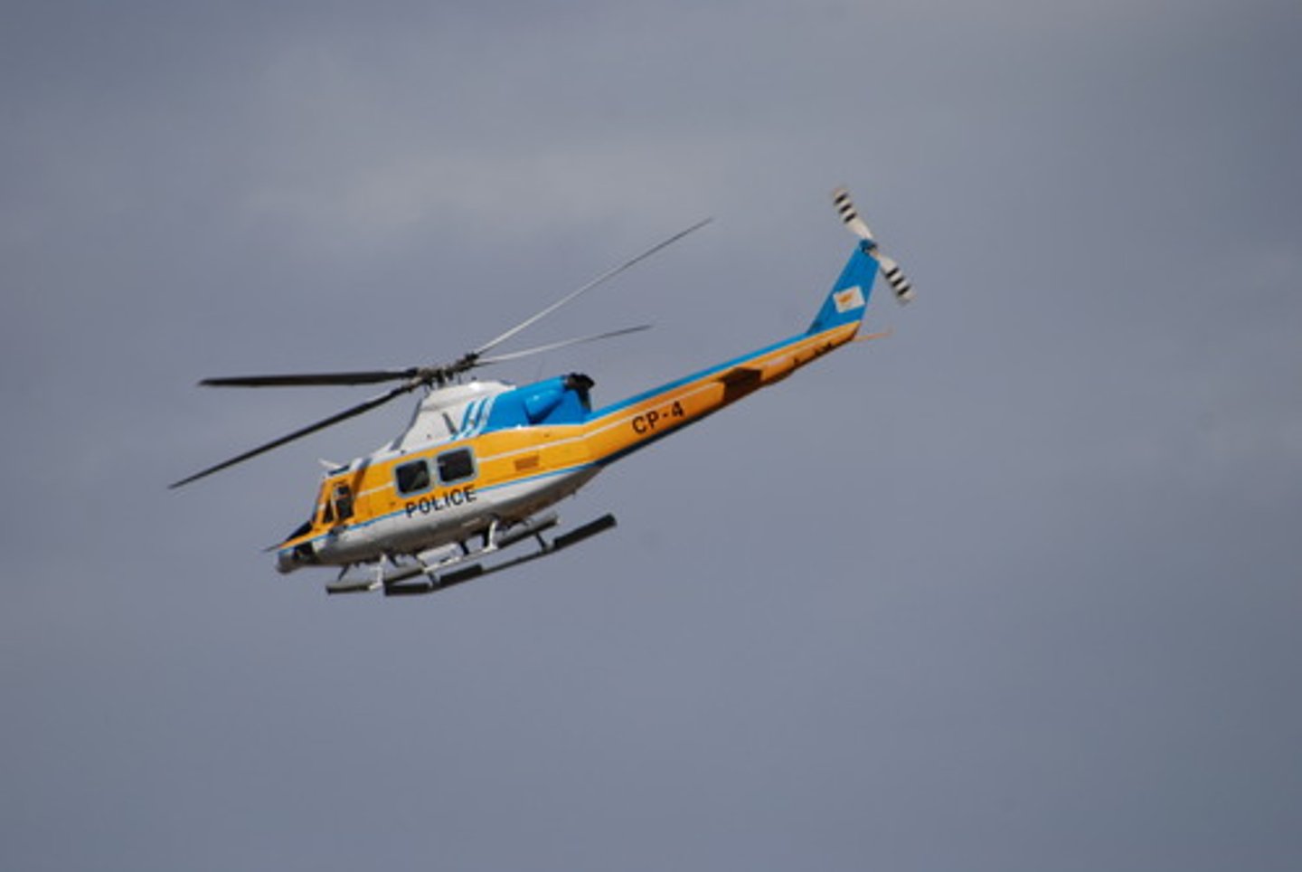 <p>(n) trực thăng</p>