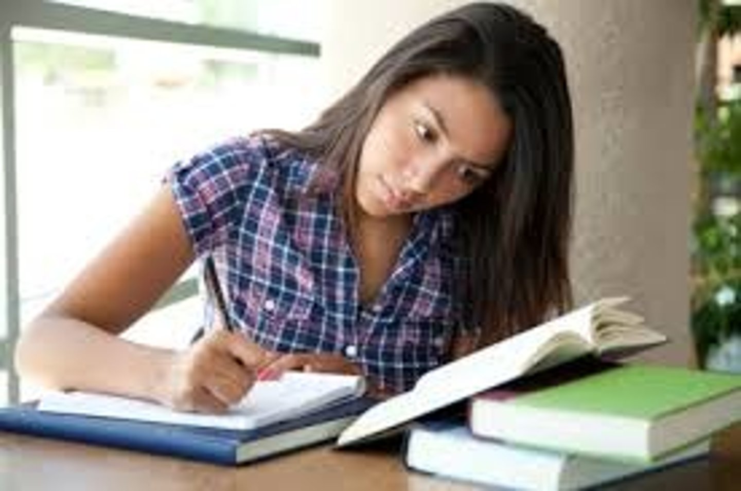 <p>to take (notes)</p>