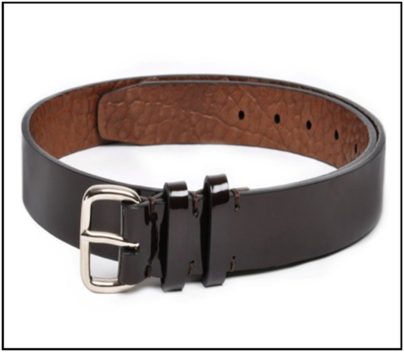 <p>/belt/ - thắt lưng → leather belt → He wears a leather belt. (Anh ấy đeo thắt lưng da.)</p>