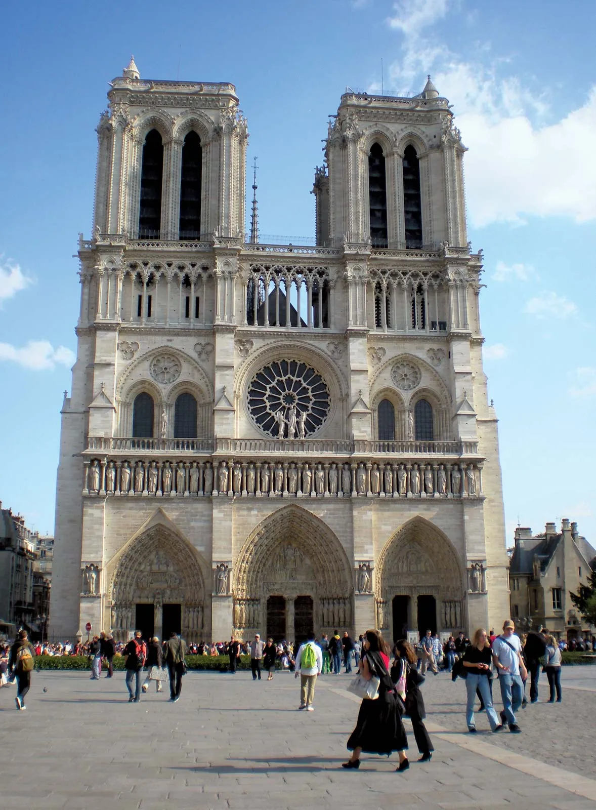 <p>Notre Dame de Paris-&nbsp; (Gothic)</p>