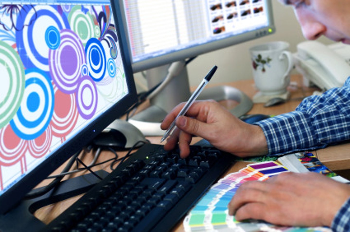 <p>graphic designer</p>