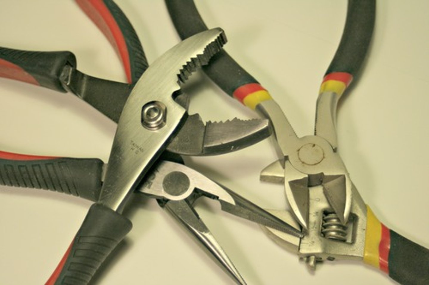 <p>інструмент</p>