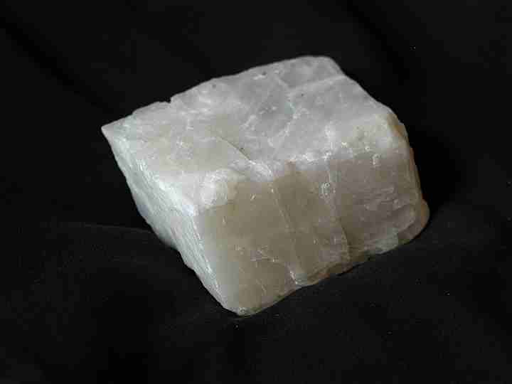 <ul><li><p>Chemical formula: CaCO<sub>3</sub></p></li><li><p>Hardness: 3-4.5</p></li><li><p>Cleavage: rhombohedral, 3 planes not 90 degrees</p></li><li><p>Color: white/clear</p></li><li><p>Luster: vitreous</p></li><li><p>Streak: white</p><p></p></li></ul><p></p>