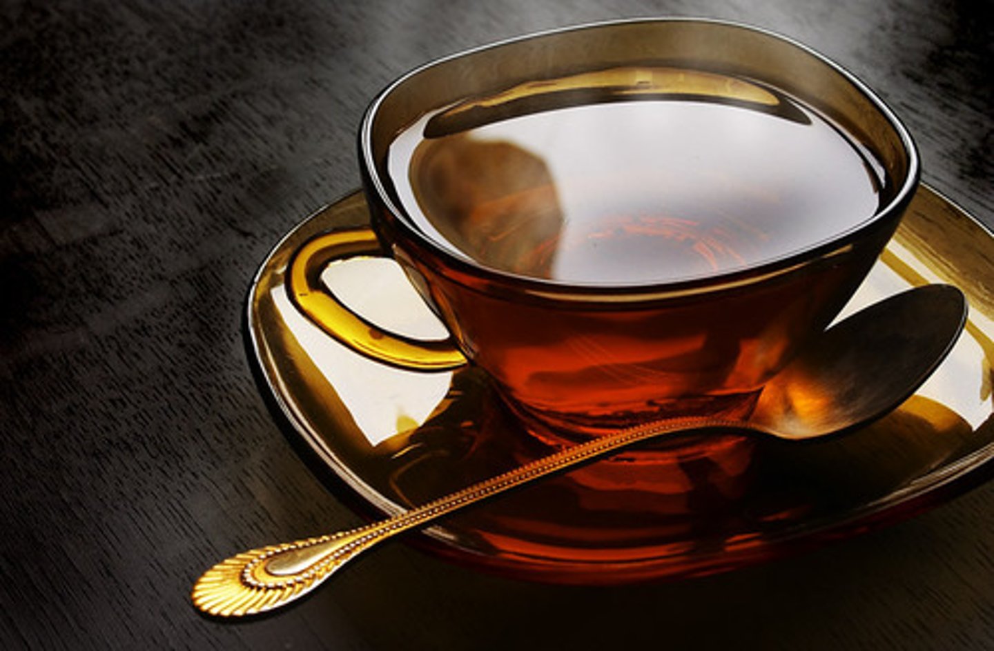 <p>Trà đen (n) - Black tea</p><p>[홍차]</p>