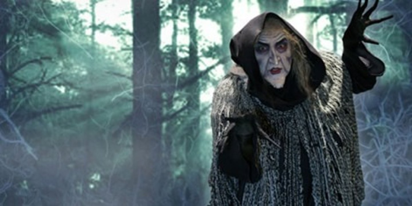 <p>adj C1 very bad or violent tàn bạo The crime was ______.</p>