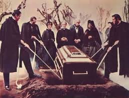 sinónimo de "el funeral"; una ceremonia después de la muerte de alguien
