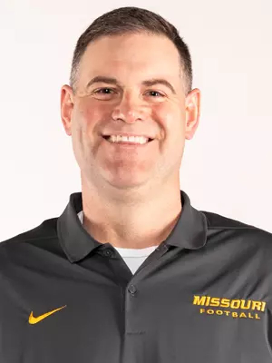 <p>wide receivers - recruiting coordinator (offense)</p>
