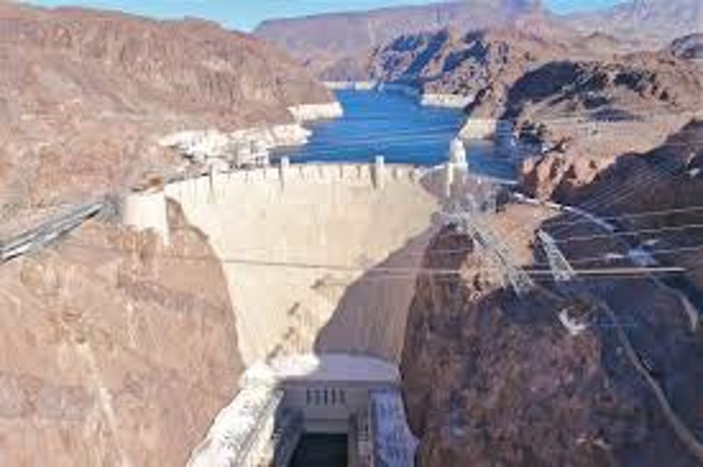 <p>provides irrigation for 1/5 of farmers in West<br>-60% of the nation's vegetables<br>-25% of fruit/nut crops</p>