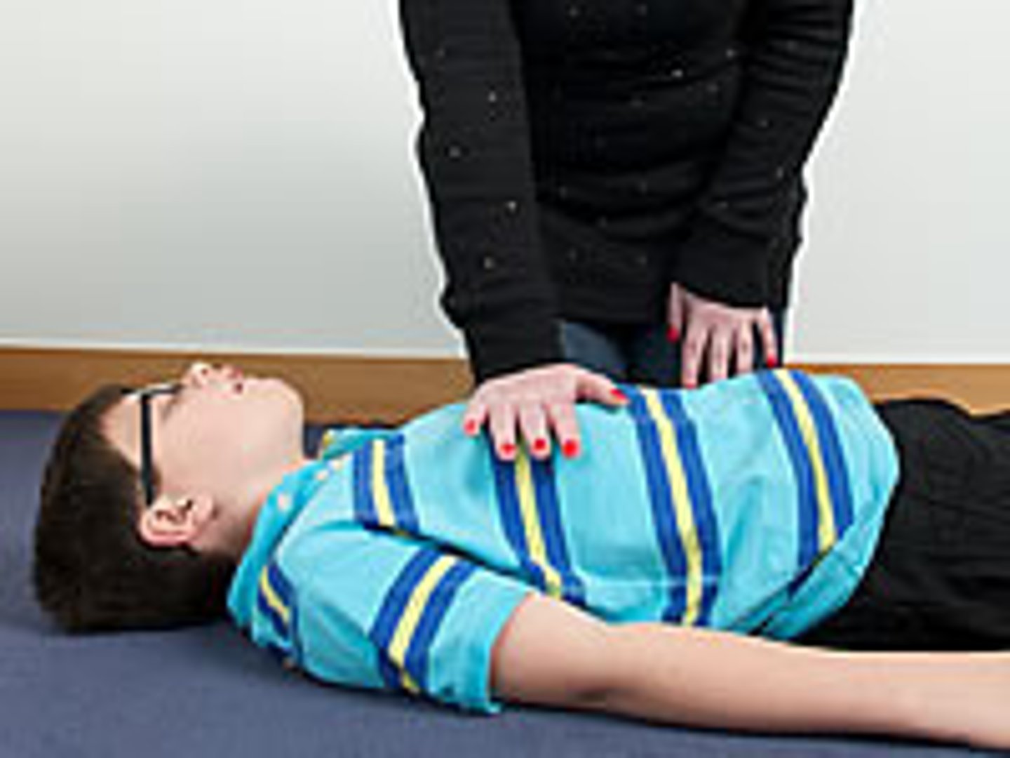 <p>hand position: 1 or 2 hands in center of chest<br>compression: 1-1 1/2 inches<br>cycle: 30 compressions, 2 breaths<br>rate: 30 compressions in 18 seconds</p>