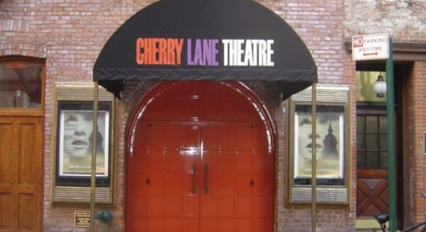 <p>• Originally named so because of the actual theater’s location, on a street just off of Broadway </p><p>• Now defined by number of seats – 100 to 499 </p><p>• Some shows “transfer” to Broadway </p><p>- Rent – New York Theater Workshop 1993 &amp; 1996 </p><p>- Avenue Q – Vineyard Theatre 2003 </p><p>- Hamilton – The Public Theater 2015 </p><p>• Serves as a showcase for new talent </p><p>• Average ticket price: $80</p>