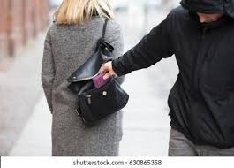 <p>a ladra</p><p>o ladrão</p>