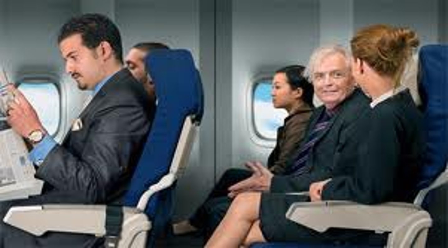 <p>/ˈpæs.ɪn.dʒər/ (n) Hành khách traveler</p><p>passenger seat, train passenger</p><p>The bus was full of passengers.</p>