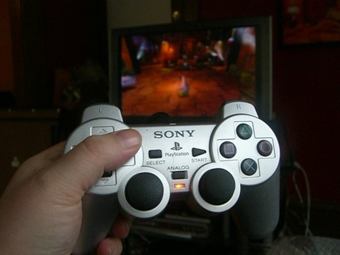 <p>dǎ diàn dòng-to play game console</p>