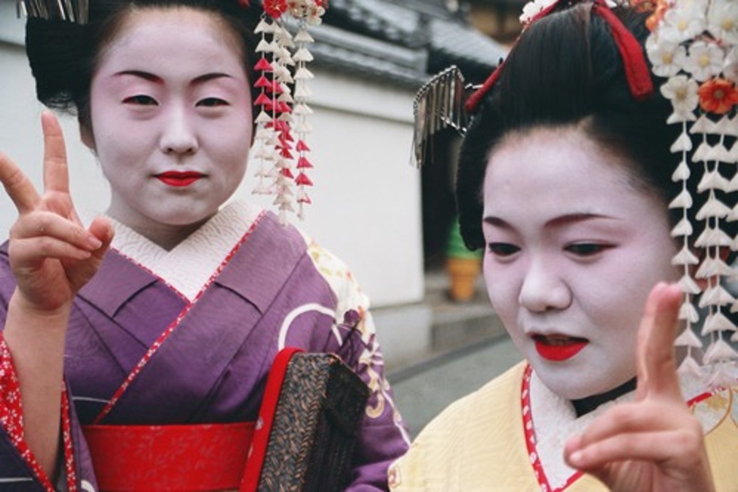 <p>Japanese (f.)</p>