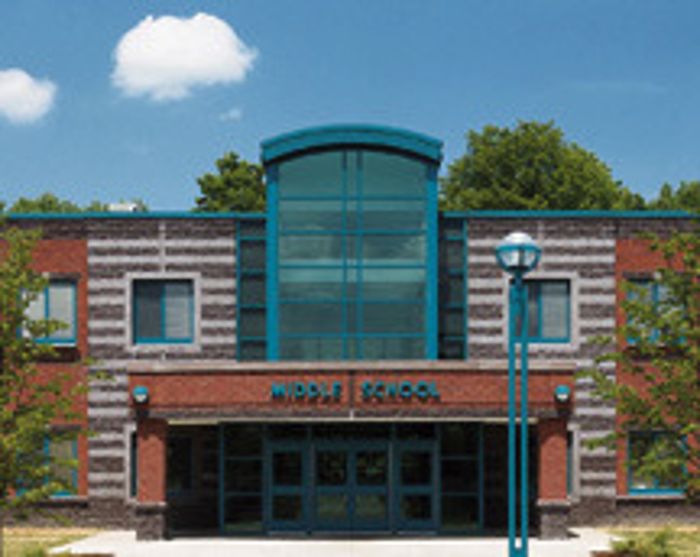 <p>Privatschule (UK), staatliche Schule (USA)</p>
