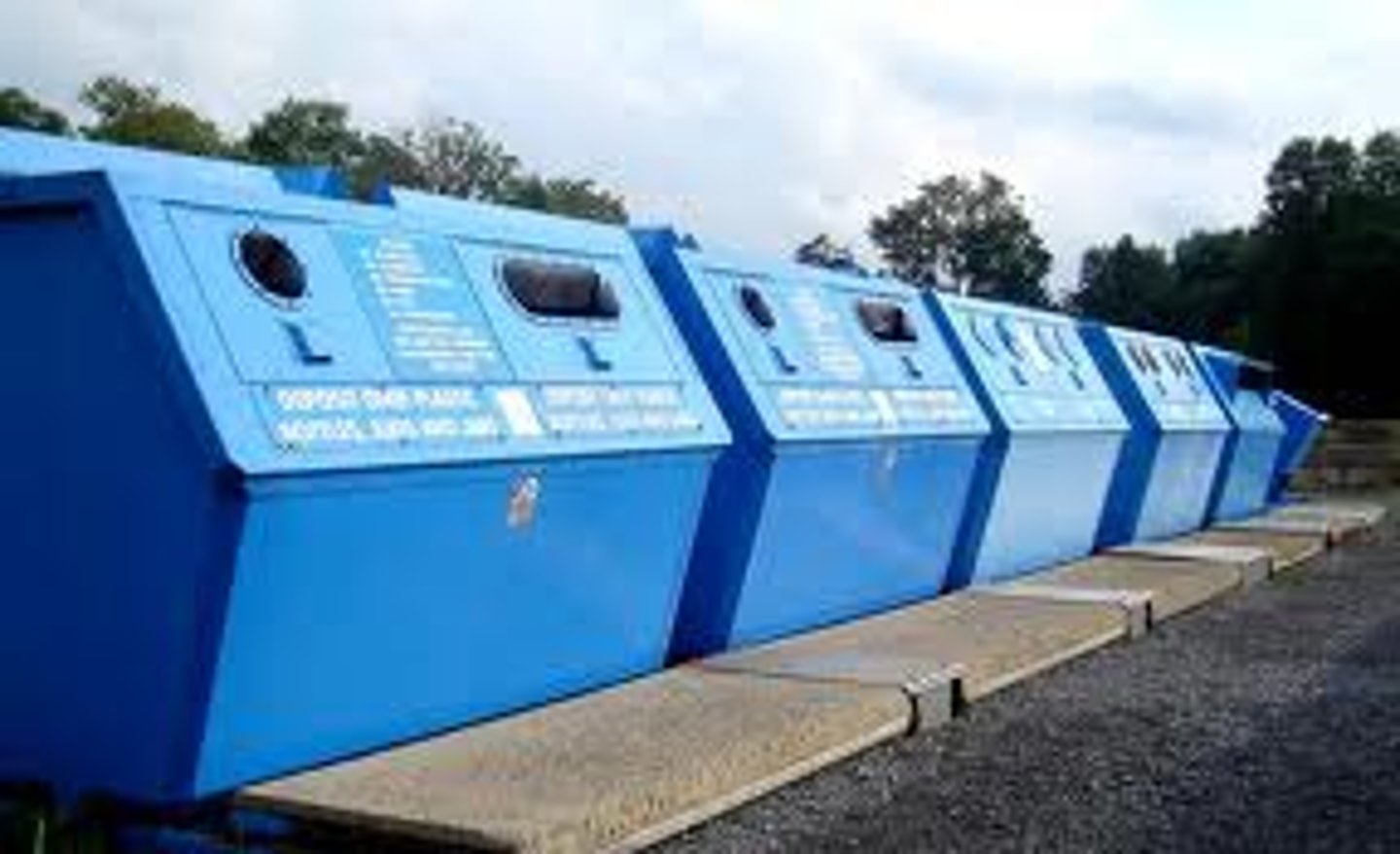 <p>el centro de reciclaje</p>