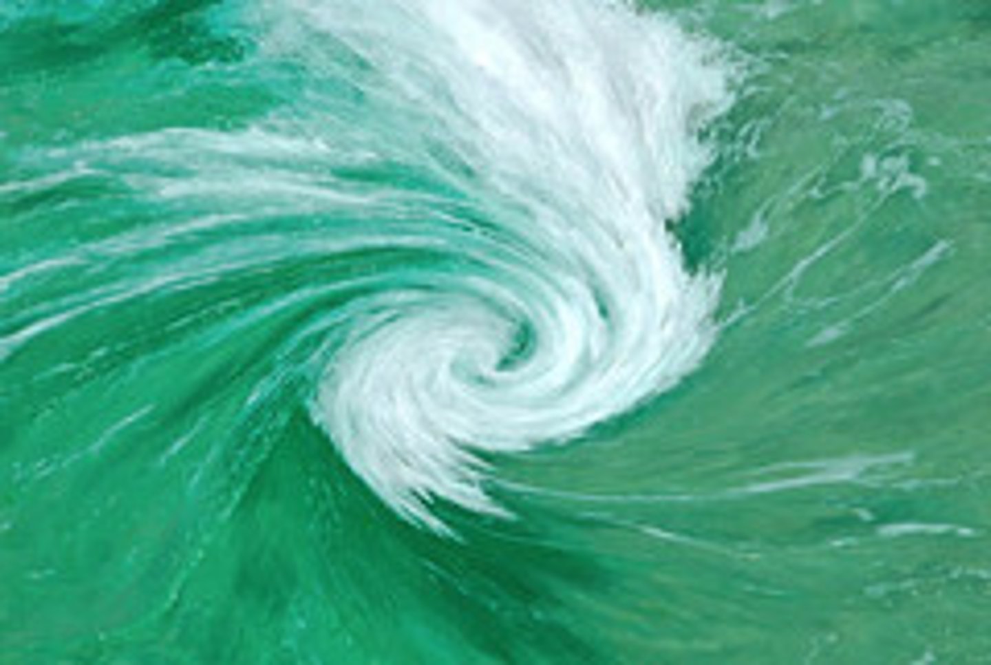 <p>водоворот, круговое течение. Example: A massive amount of plastic waste was caught in an ocean (...).</p>