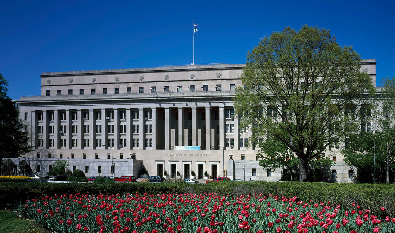 <p>Department of Interior logo</p>