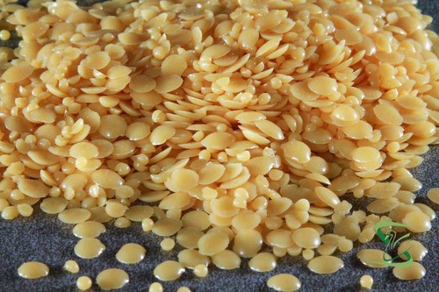 <p>yellow beeswax</p><p>- treated with charcoal, KMNO₄, HCrO₄, or Cl</p><p>- by slow bleaching action of light, air, and moisture</p>