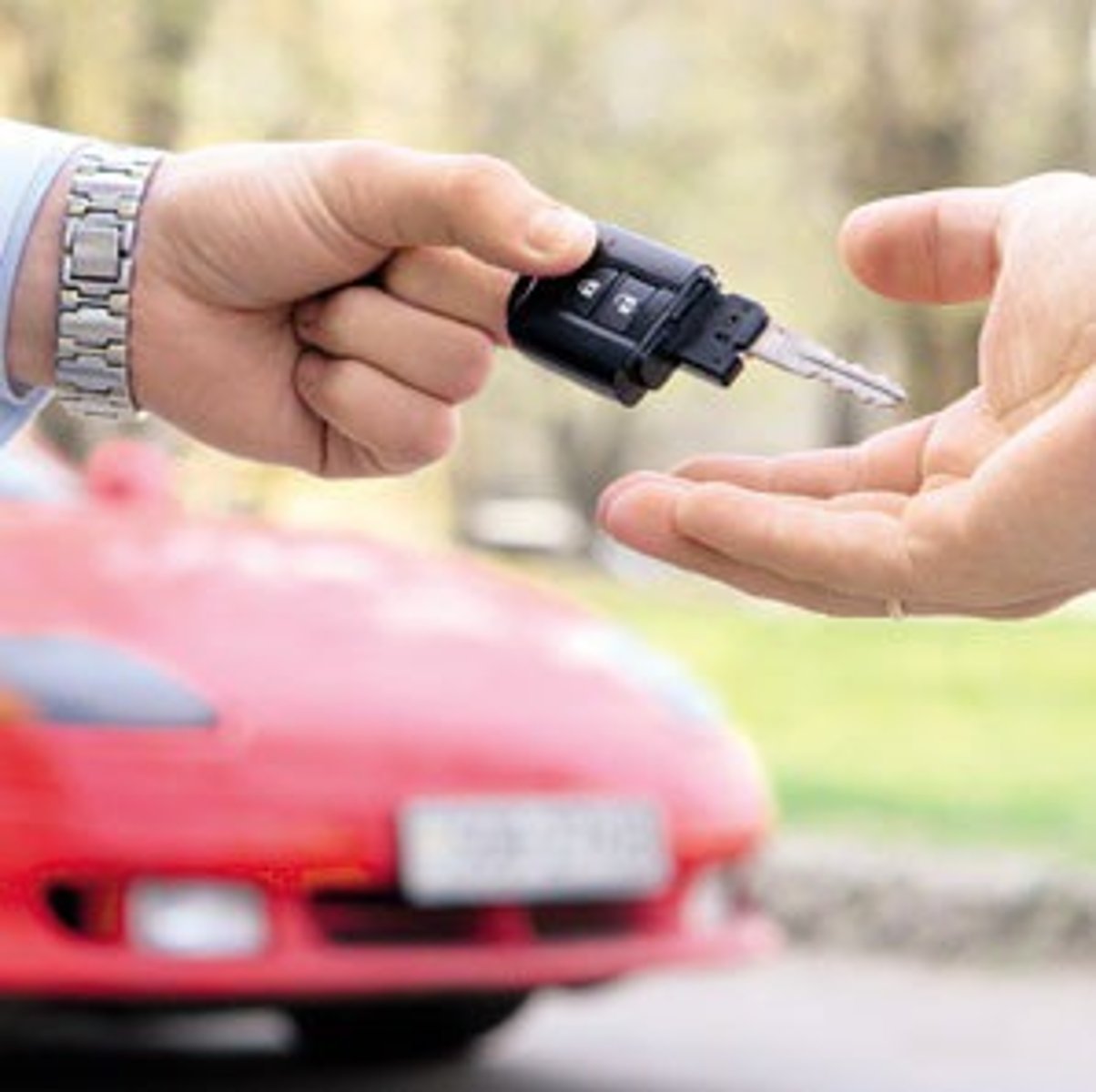 <p>/haɪər/ (v) Thuê, tuyển dụng employ, rent</p><p>hire an employee, hire a car</p><p>They hired a new manager last week.</p>