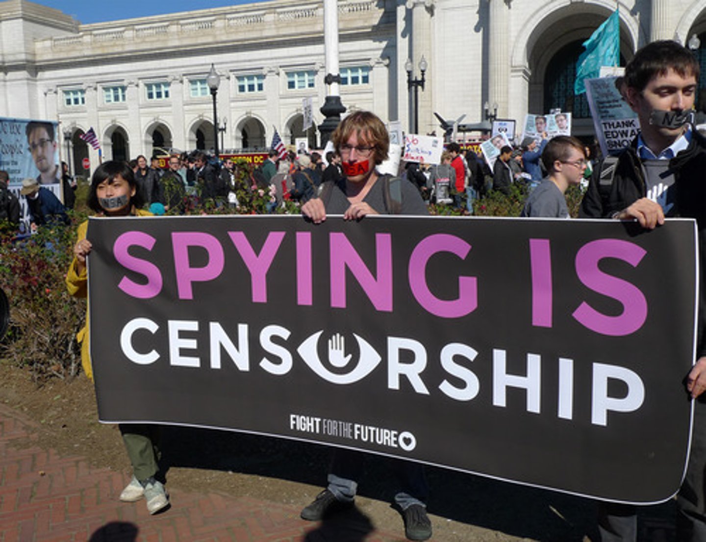 <p>Freedom of religion (establishment &amp; free exercise clauses), speech, press, assembly, and petition.</p>