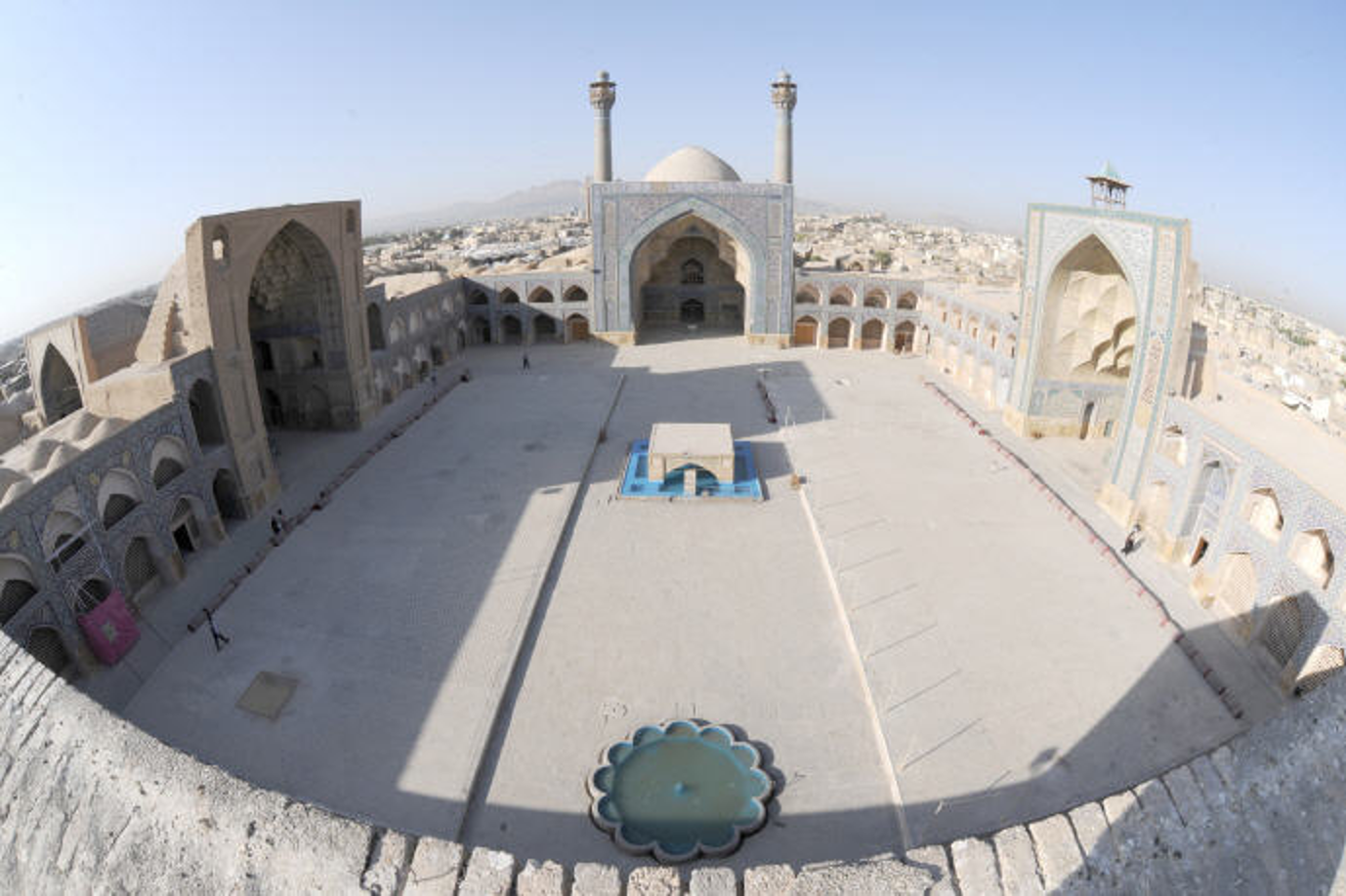 <p>4 barrel vaults</p><ul><li><p>Masjid-i Jami Isfahan, Iran</p></li><li><p>Sultan Hasan Mosque Cairo, Egypt</p></li></ul><p></p>