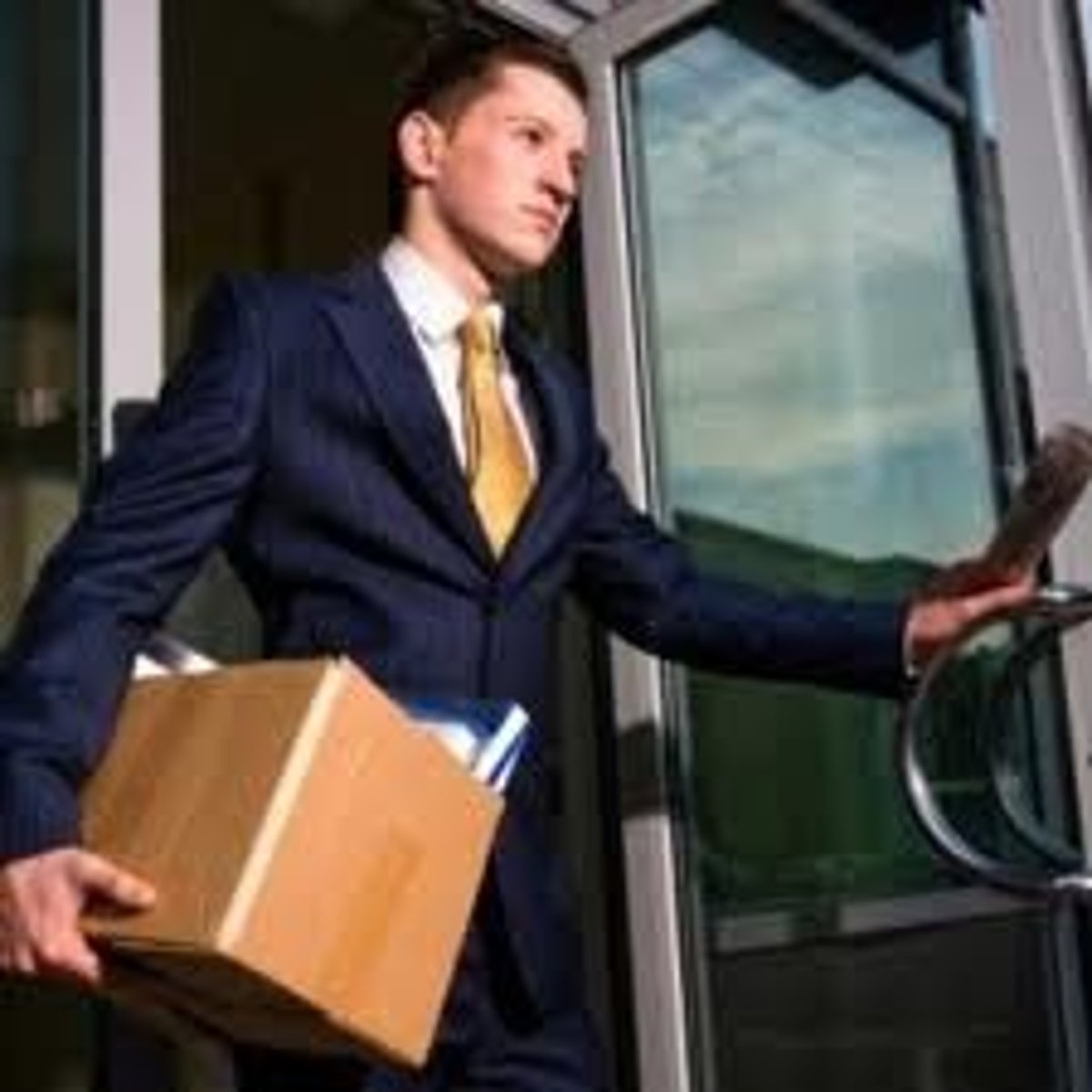 <p>stop working somewhere (your decision) informal</p>