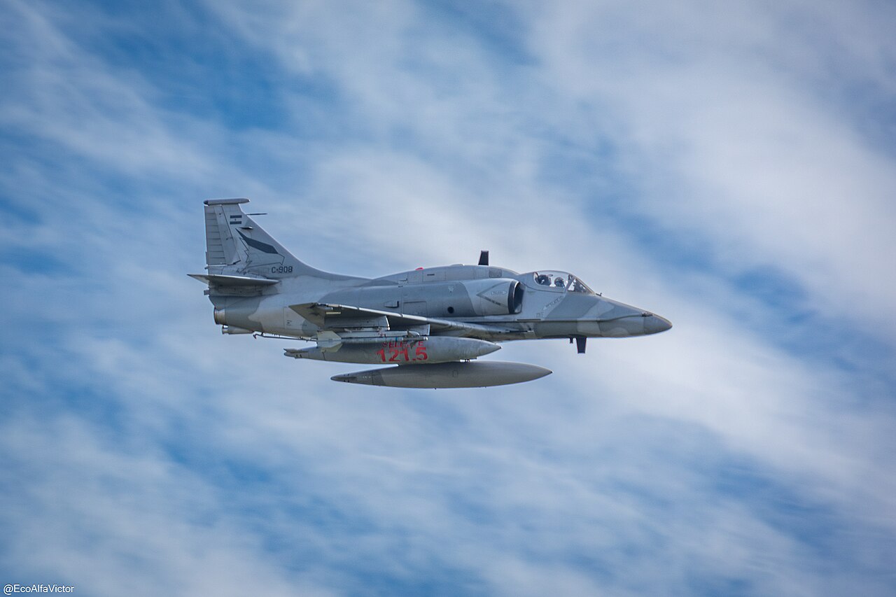 <p>FIGHTINGHAWK, A-4AR (Dorsal bulge, bubble cockpit, D-shaped intakes)</p>