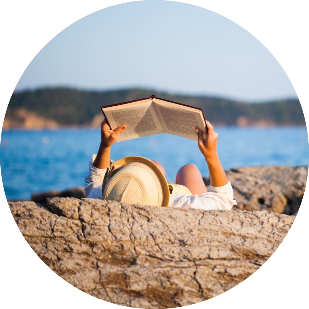 <p>= <strong>without a hurry, in a relaxed way<br><em>розслаблено</em></strong> <br><br>I can see a lot of customers leisurely sipping coffee at outdoor tables.</p>