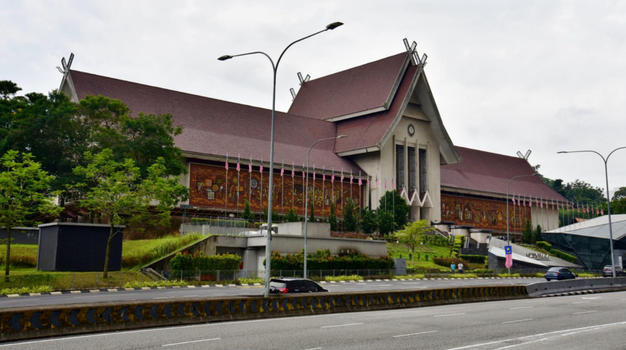 <ul><li><p><span>Architect: Ho Kok Hoe.</span></p></li></ul><ul><li><p><span>Details: Modernist base with vernacular Malay roof (bumbung panjang); historical murals on façade.</span></p></li><li><p><span>Significance: Nation-building cultural institution.</span></p></li></ul><p></p>