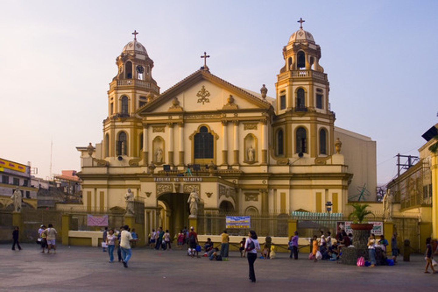 <p>its current design was the work of Juan Nakpil and Jose Maria Zaragoza</p>