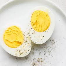 <p>The pepper</p><p>I put the pepper on boiled and scrambled eggs.</p>