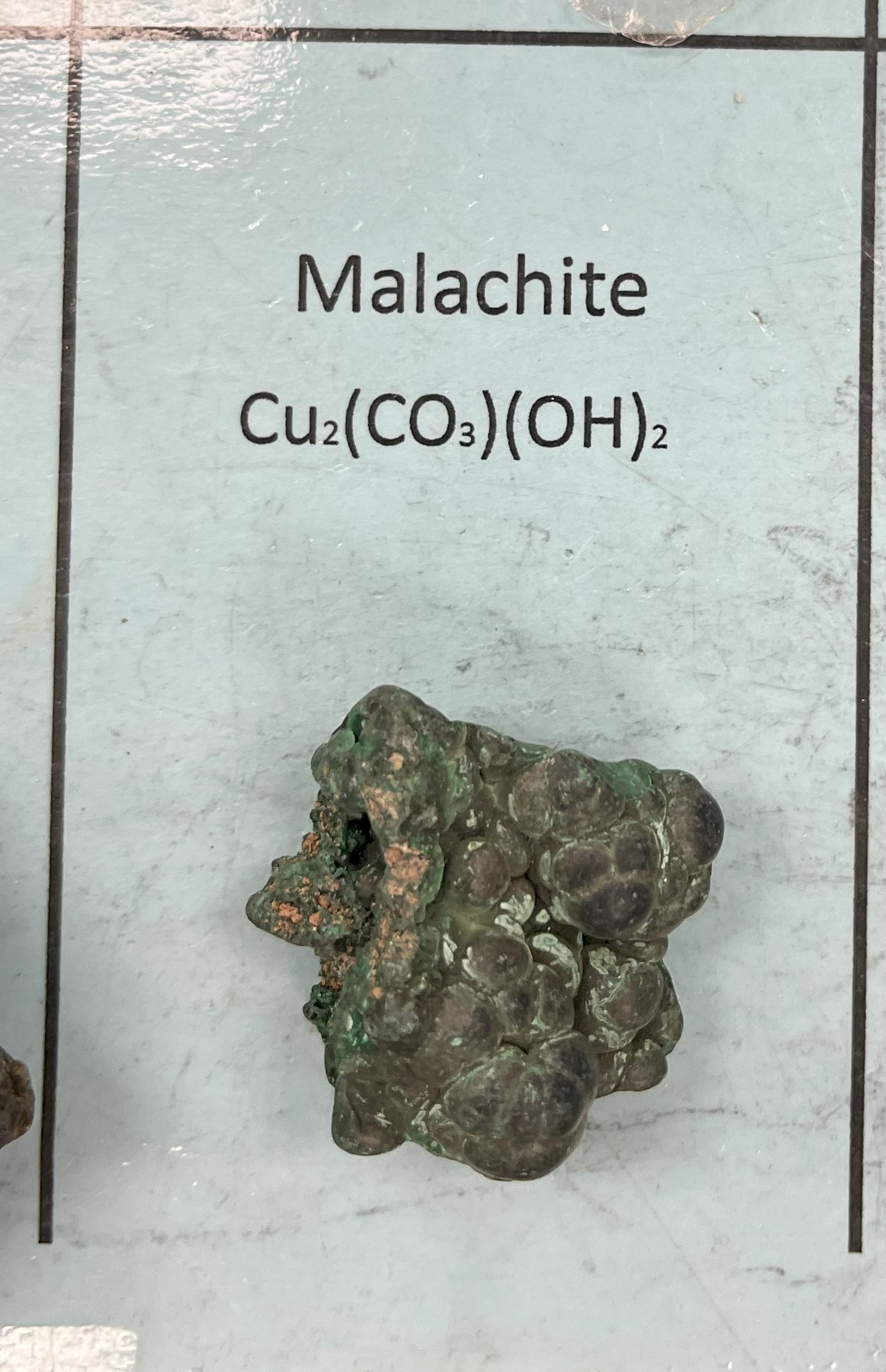 <p>Malachite (<strong>copper ore</strong>)</p>