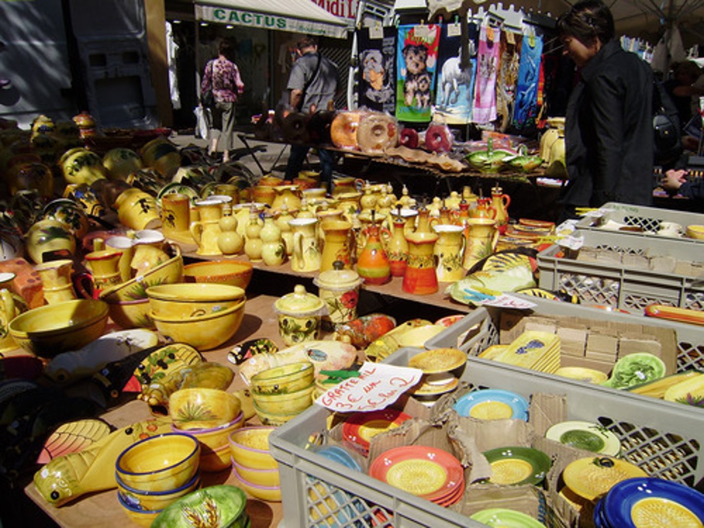 <p>(n): đồ gốm</p>