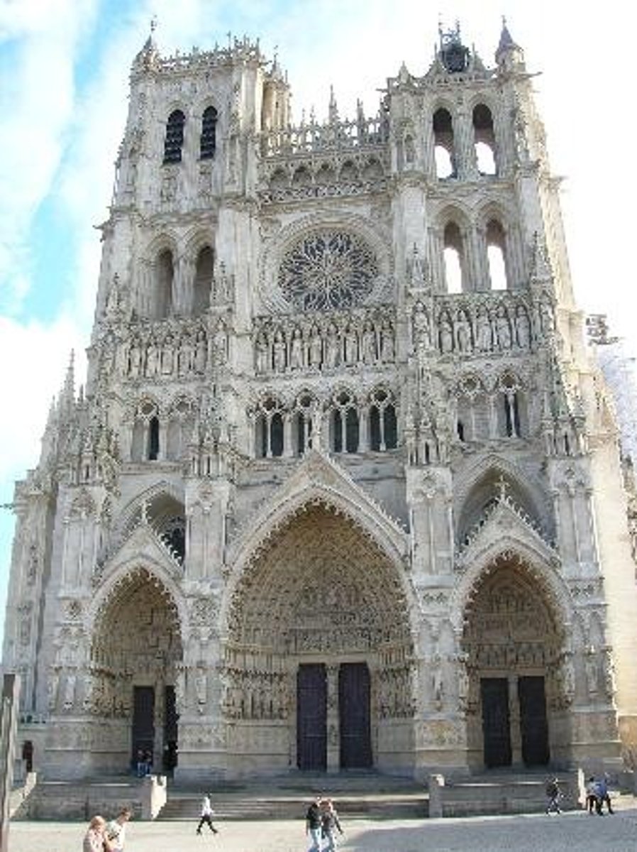 <p>The tallest complete cathedral in France, with the greatest interior</p>