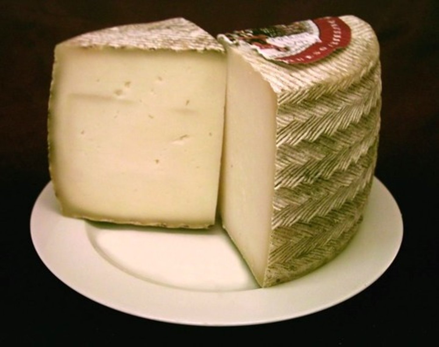 <p>manchego cheese-Typical cheese from Spain</p>