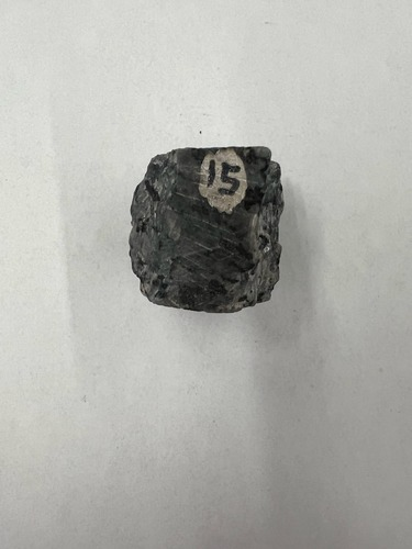 <ul><li><p>Grey/black</p></li><li><p>Labradorescence </p></li><li><p>Perfect cleavage in 2 directions intersecting at 86 degrees </p></li><li><p>Hardness: 6-6.5</p></li></ul>