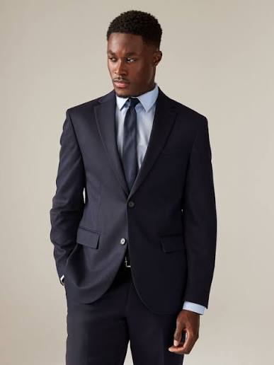 <p>Llevar un traje </p>