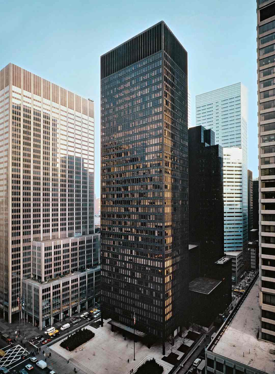 <p>seagram building, new york, international style</p>