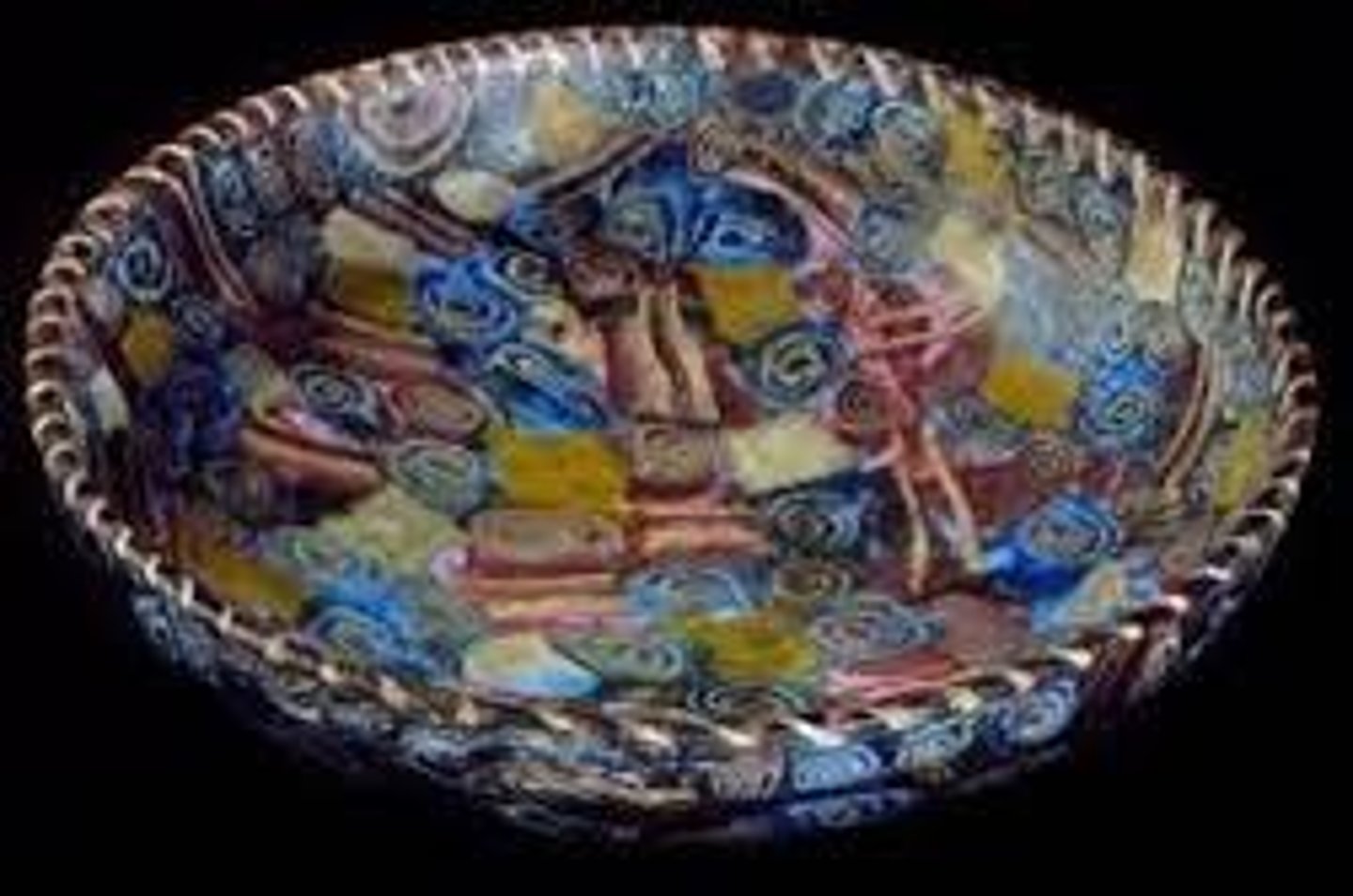 <p>A type of mosaic glass, with colorful flower patterns.</p>